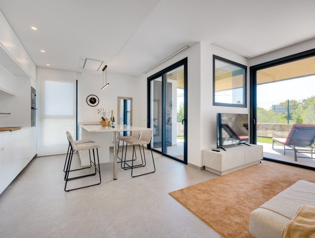 Resale - Apartment - Las Colinas Golf Resort