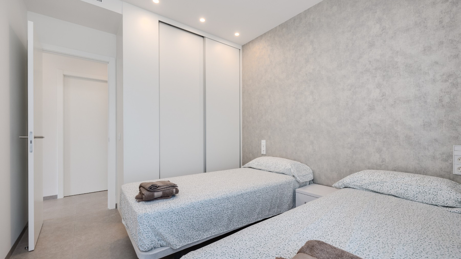 Resale - Apartment - Las Colinas Golf Resort