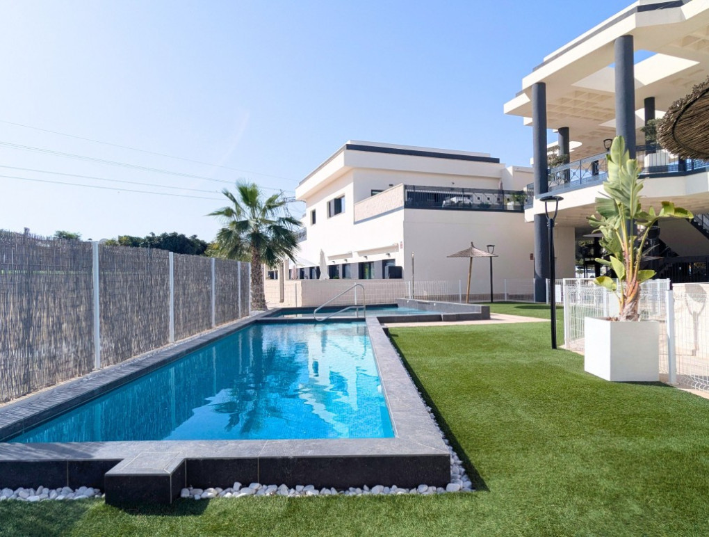 Resale - Apartment - Lo Crispin