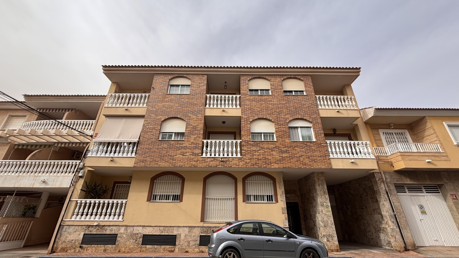 Resale - Apartment - Lo Pagan