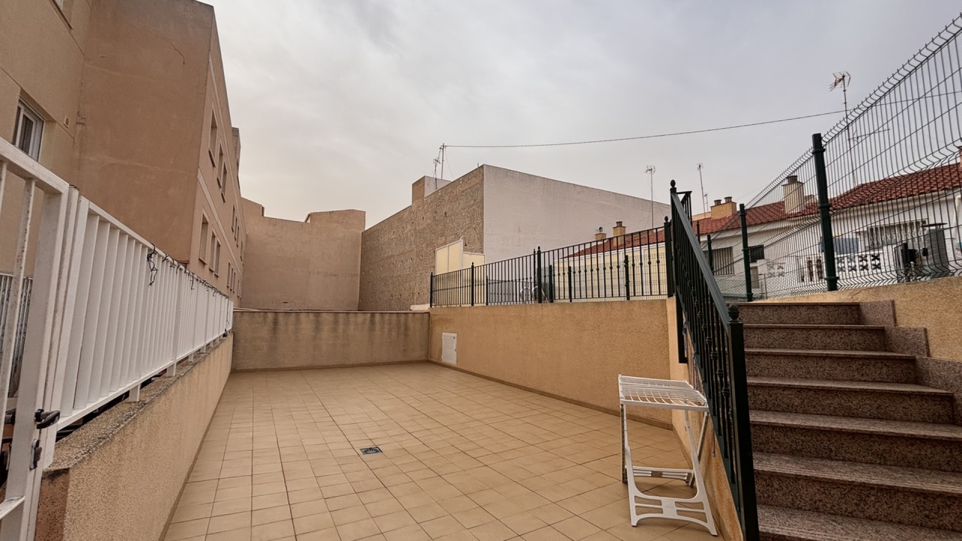 Resale - Apartment - Lo Pagan