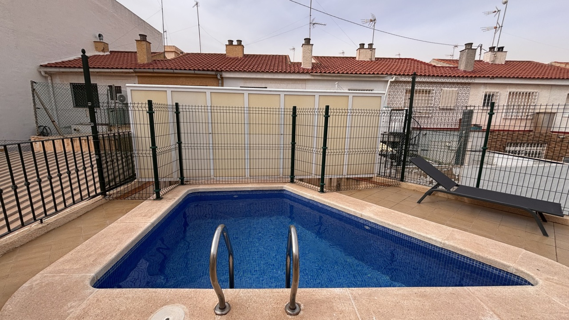 Resale - Apartment - Lo Pagan