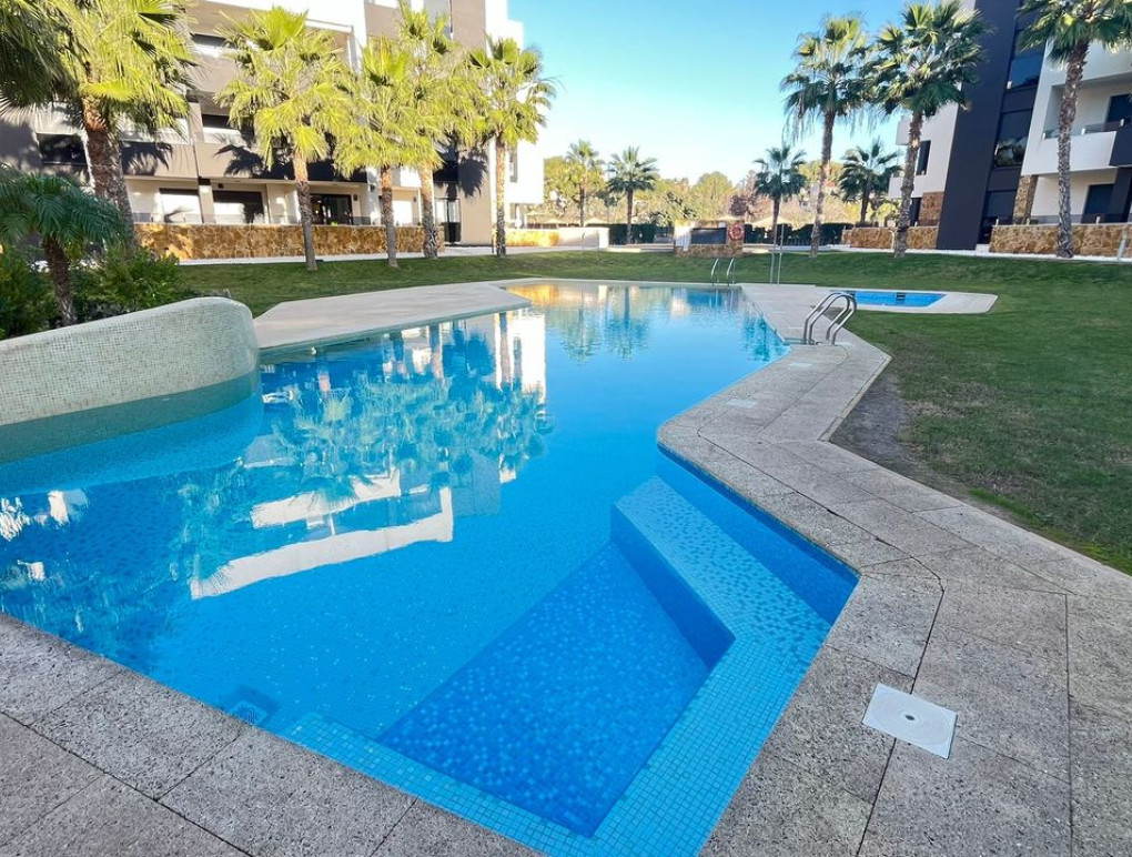 Resale - Apartment - Los Altos