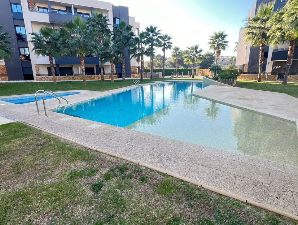 Resale - Apartment - Los Altos