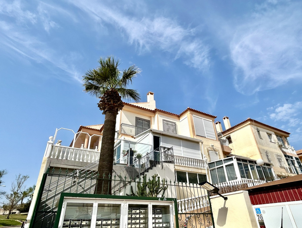 Resale - Apartment - Los Altos