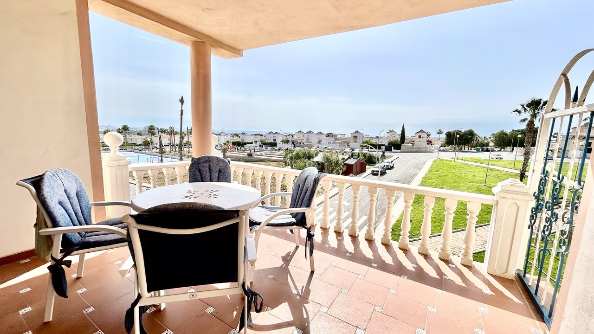 Resale - Apartment - Los Altos