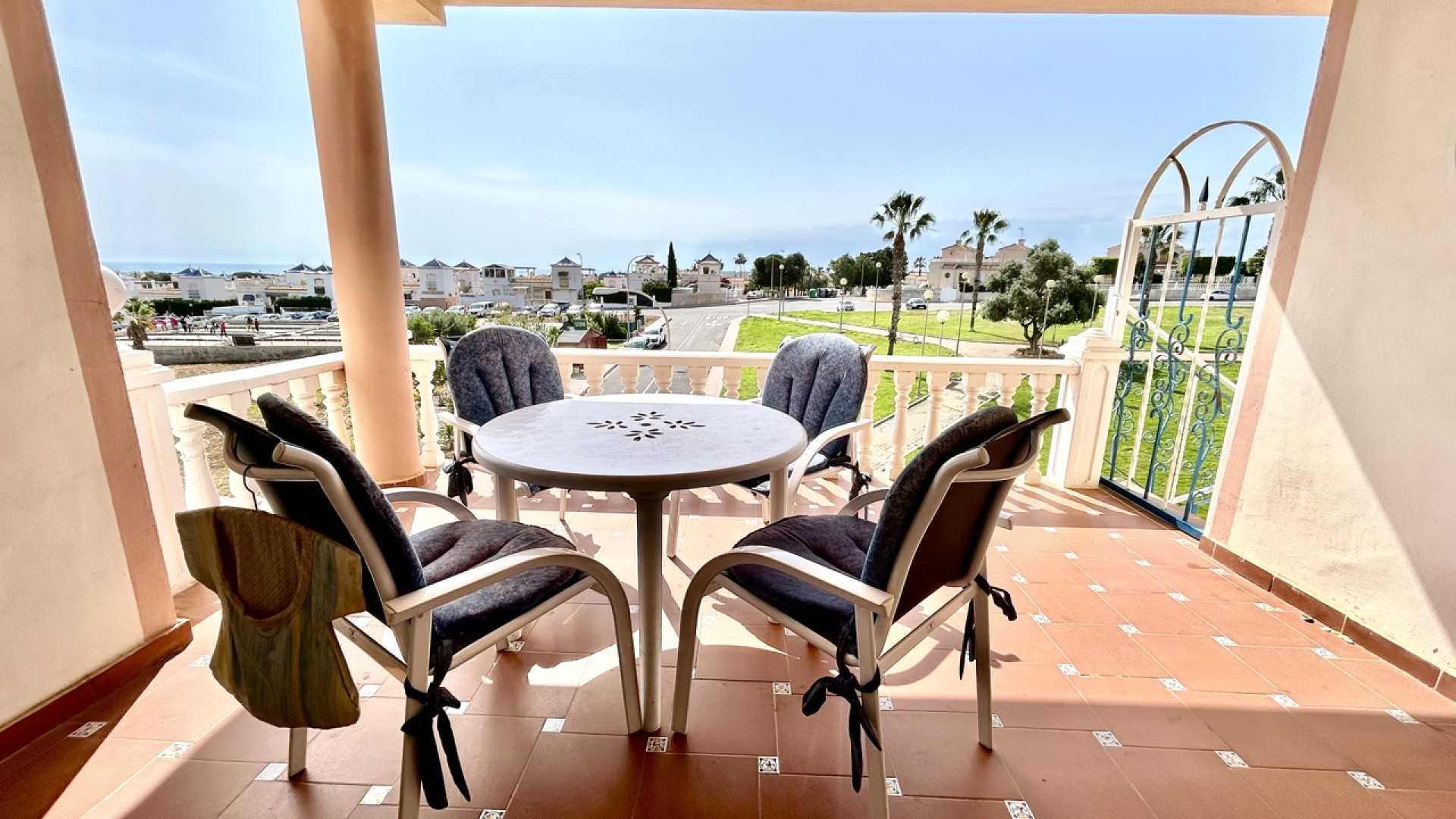 Resale - Apartment - Los Altos