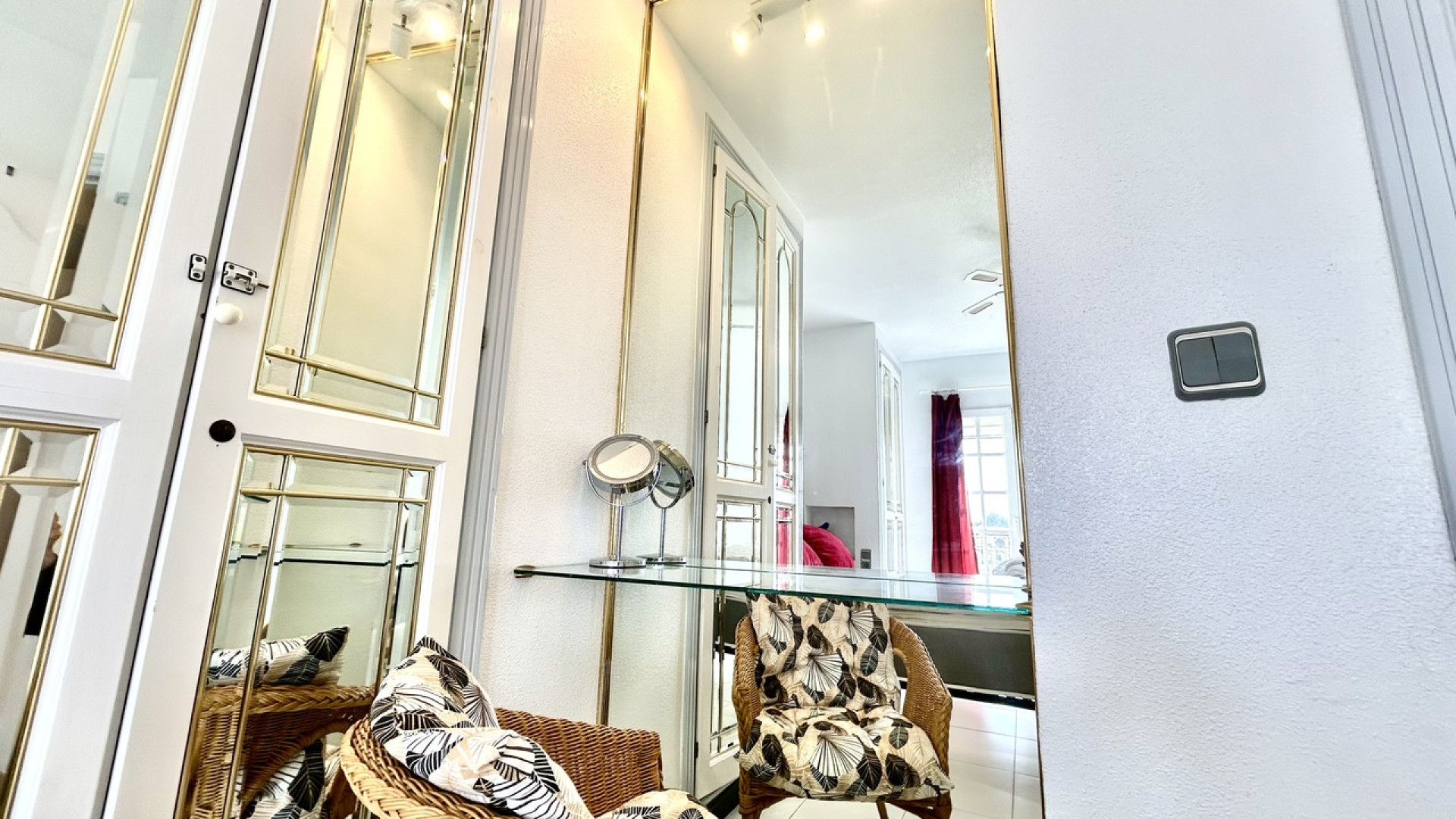 Resale - Apartment - Los Altos