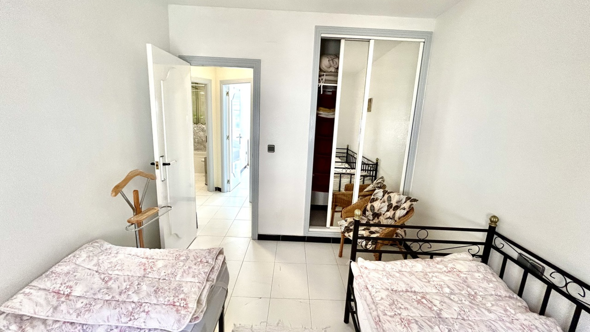 Resale - Apartment - Los Altos