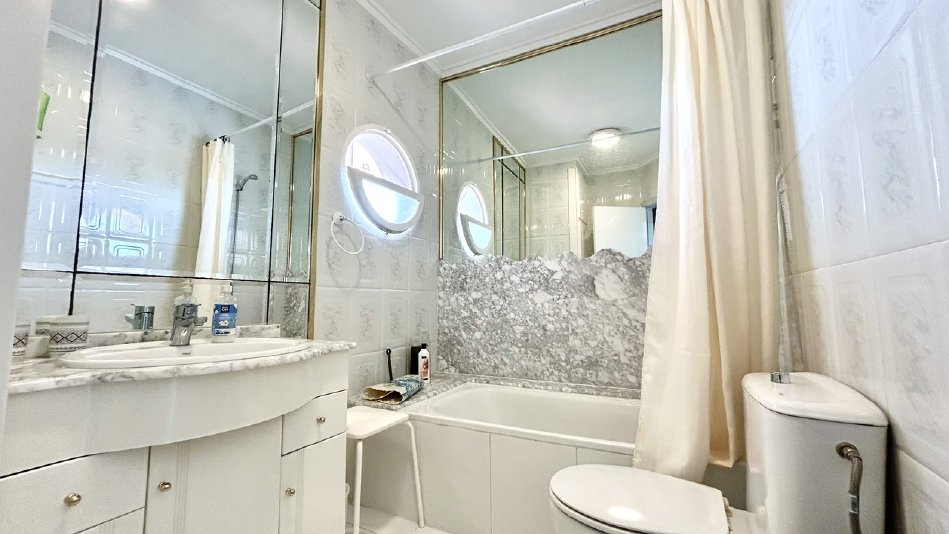 Resale - Apartment - Los Altos