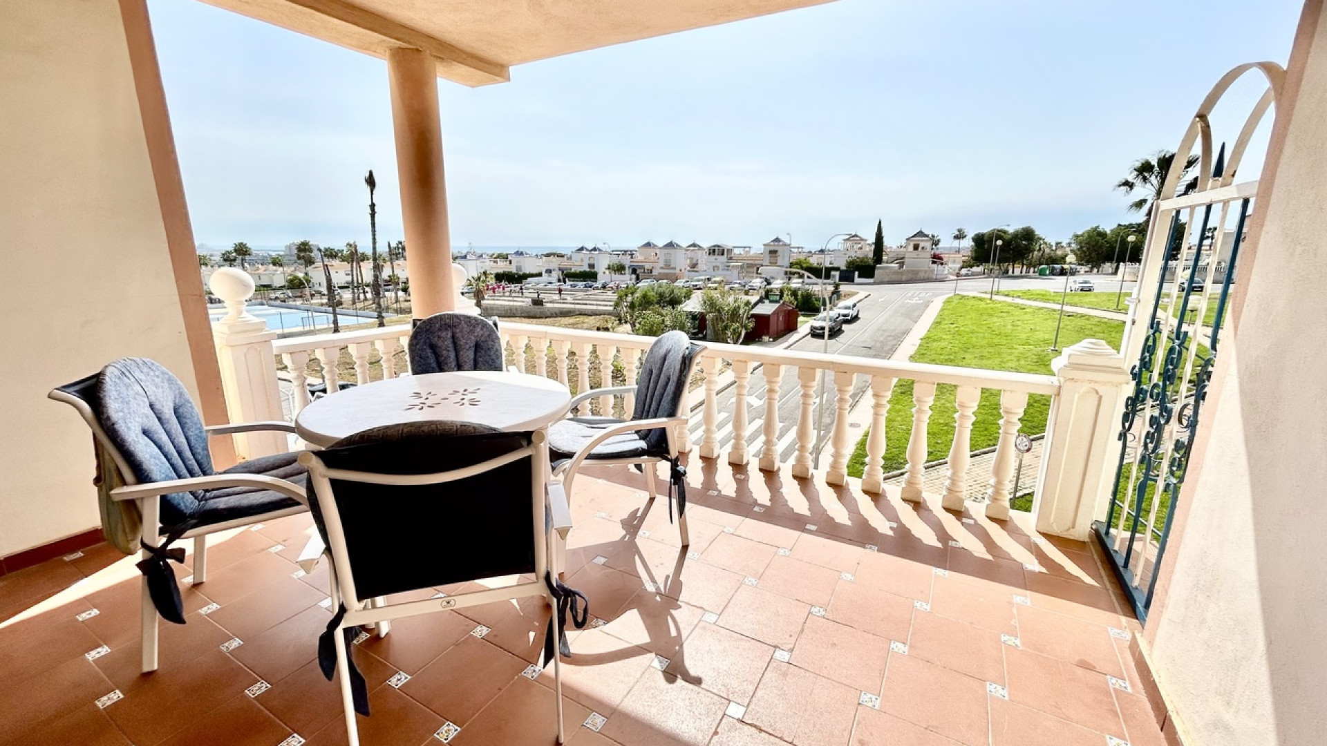 Resale - Apartment - Los Altos