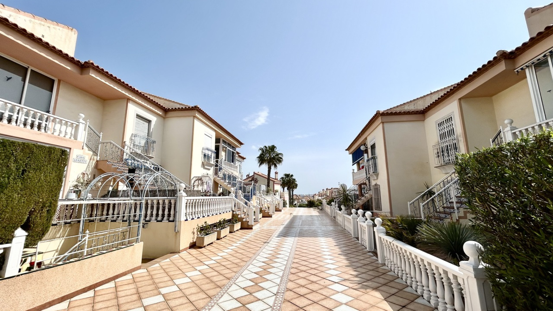 Resale - Apartment - Los Altos