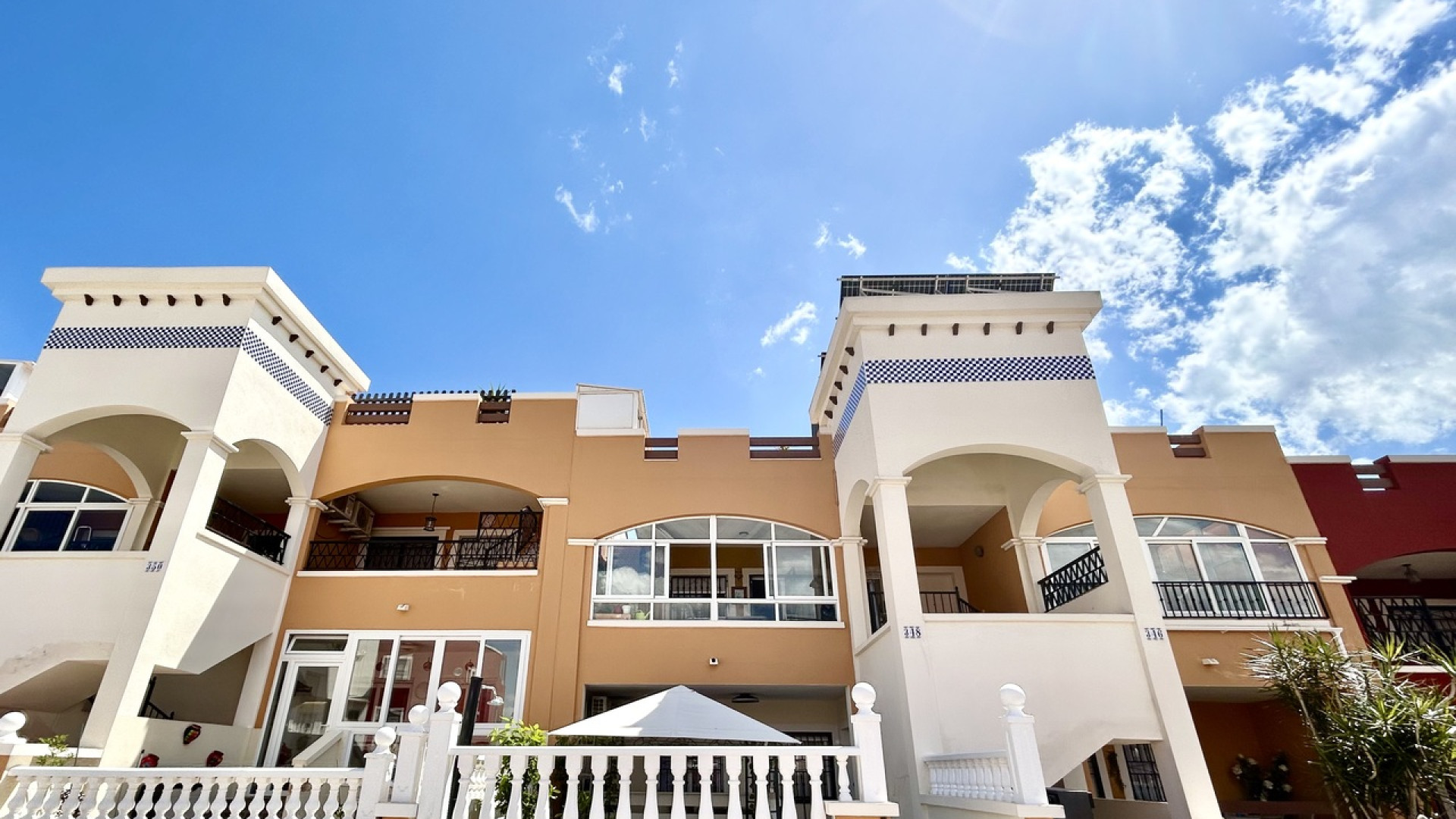 Resale - Apartment - Los Altos