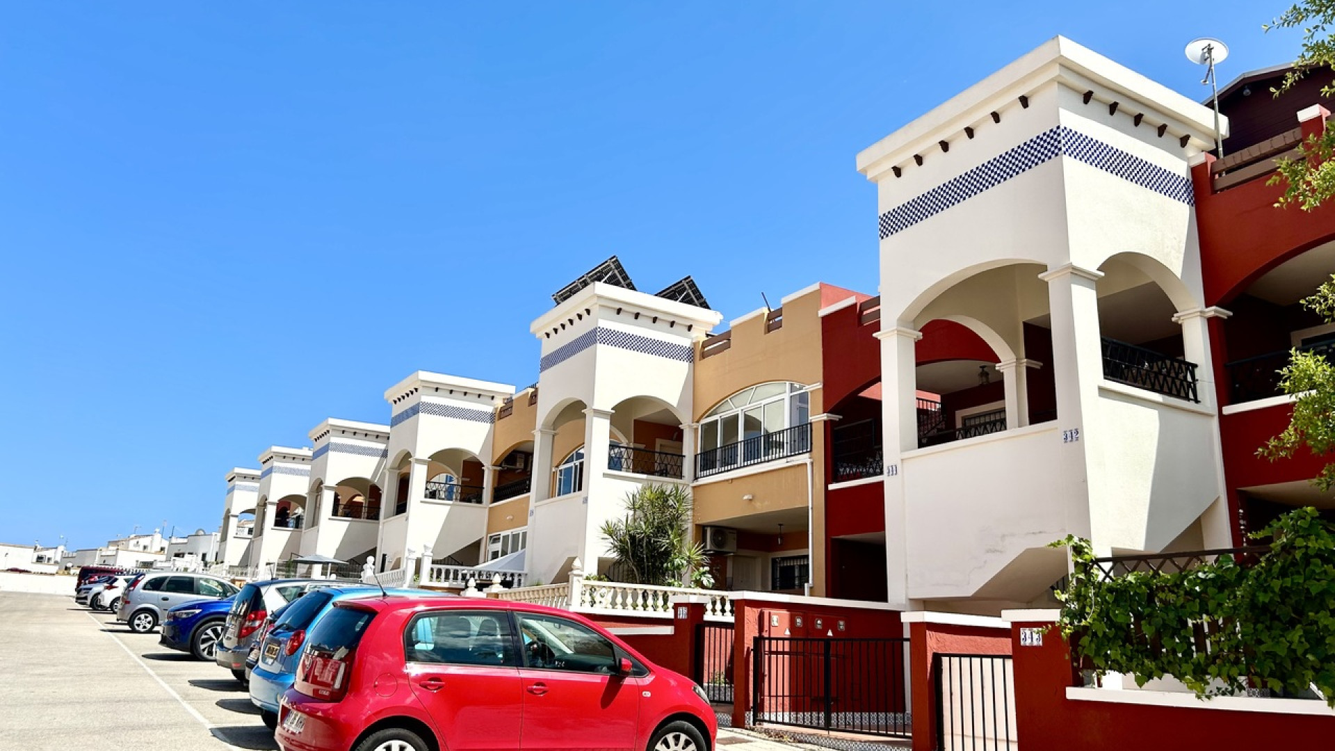 Resale - Apartment - Los Altos