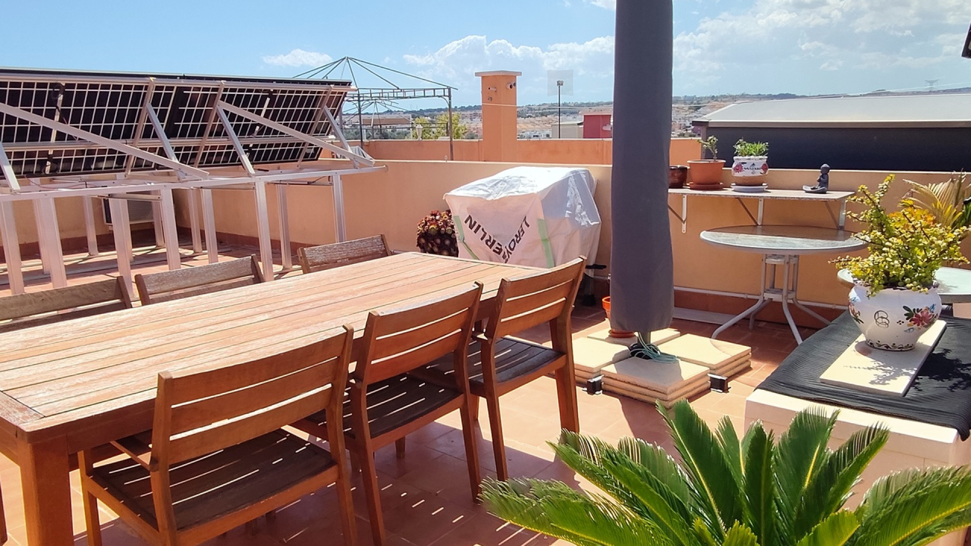 Resale - Apartment - Los Altos