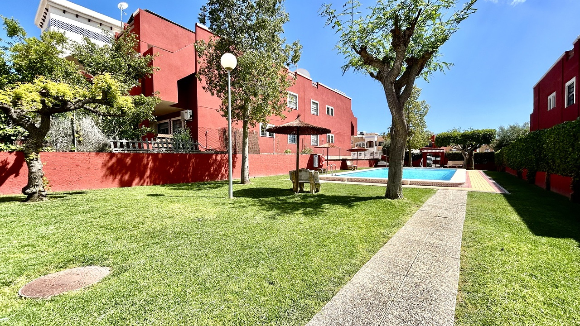 Resale - Apartment - Los Altos