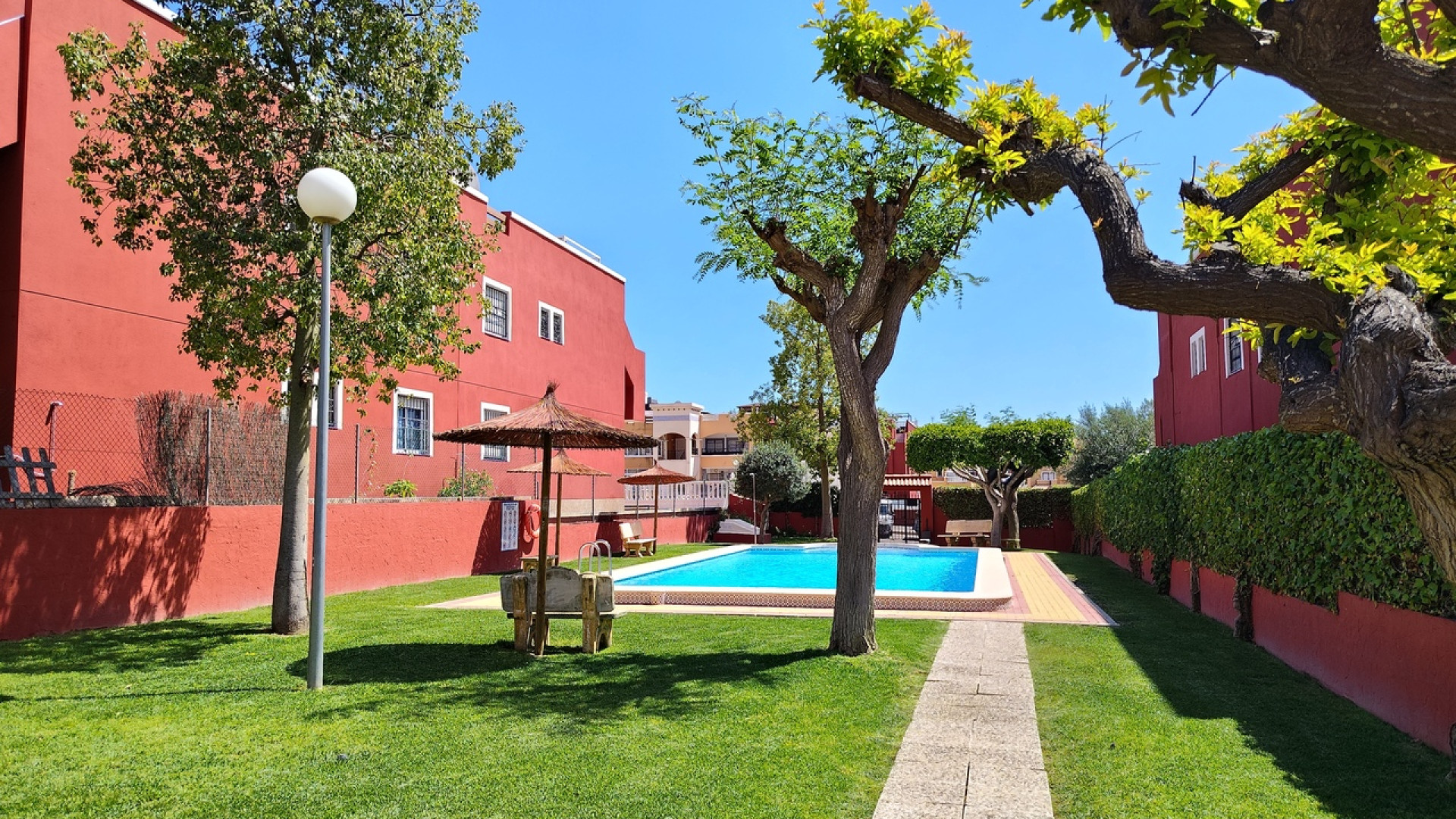 Resale - Apartment - Los Altos