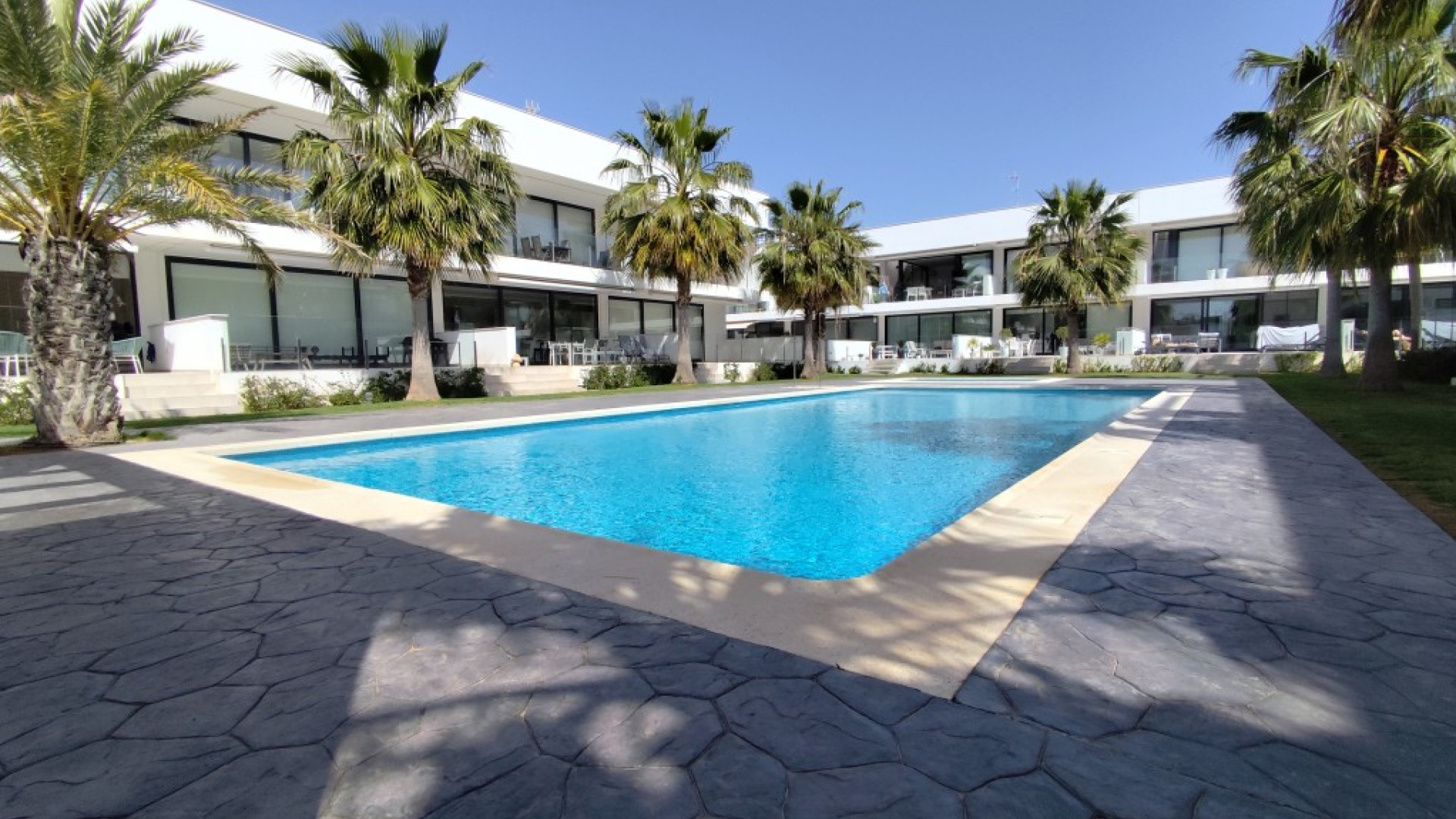 Resale - Apartment - Mar de Cristal