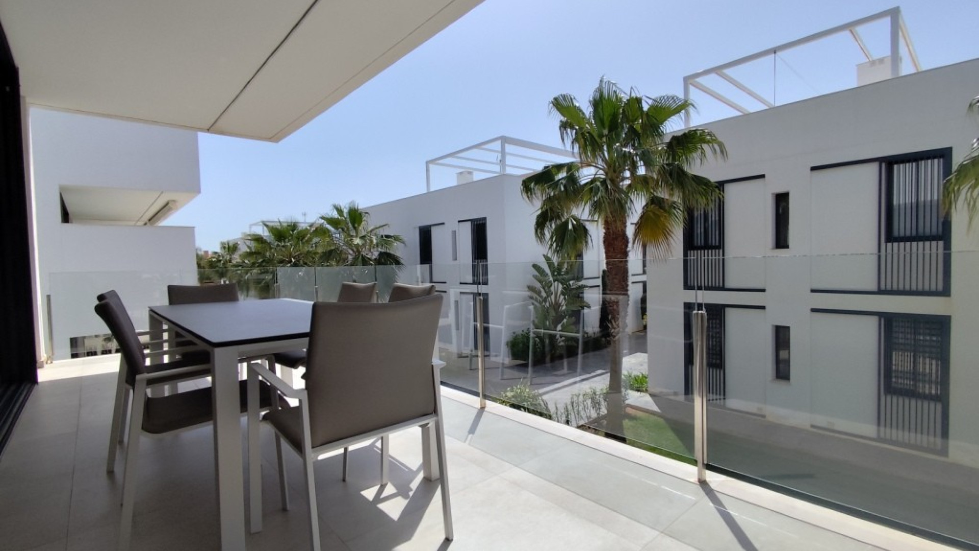 Resale - Apartment - Mar de Cristal