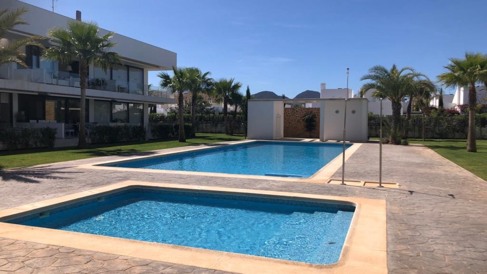 Resale - Apartment - Mar de Cristal