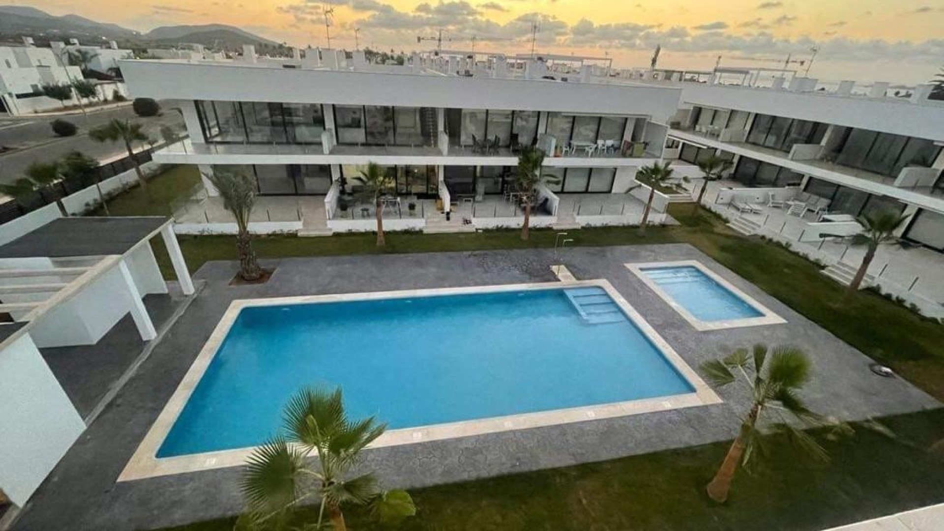 Resale - Apartment - Mar de Cristal