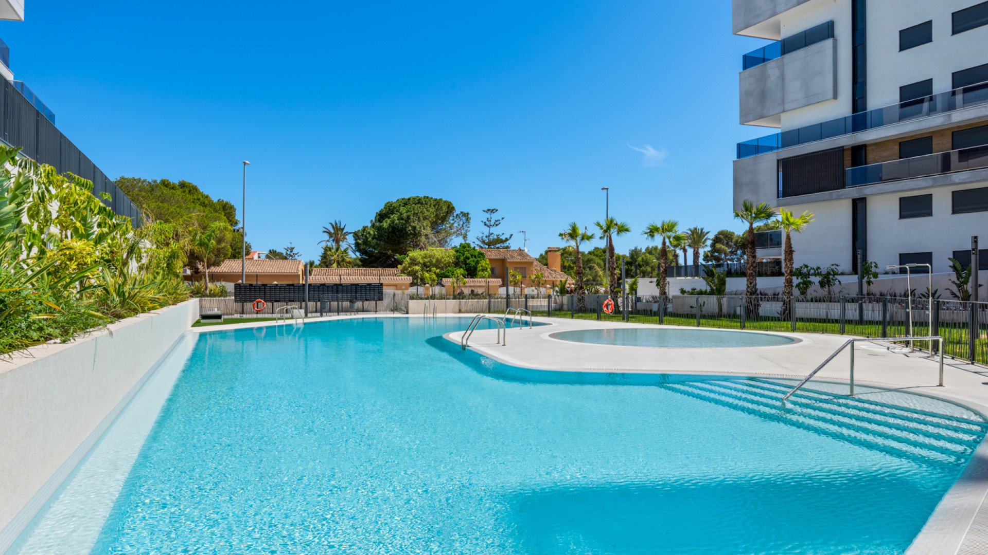 Resale - Apartment - Orihuela Costa - Campoamor