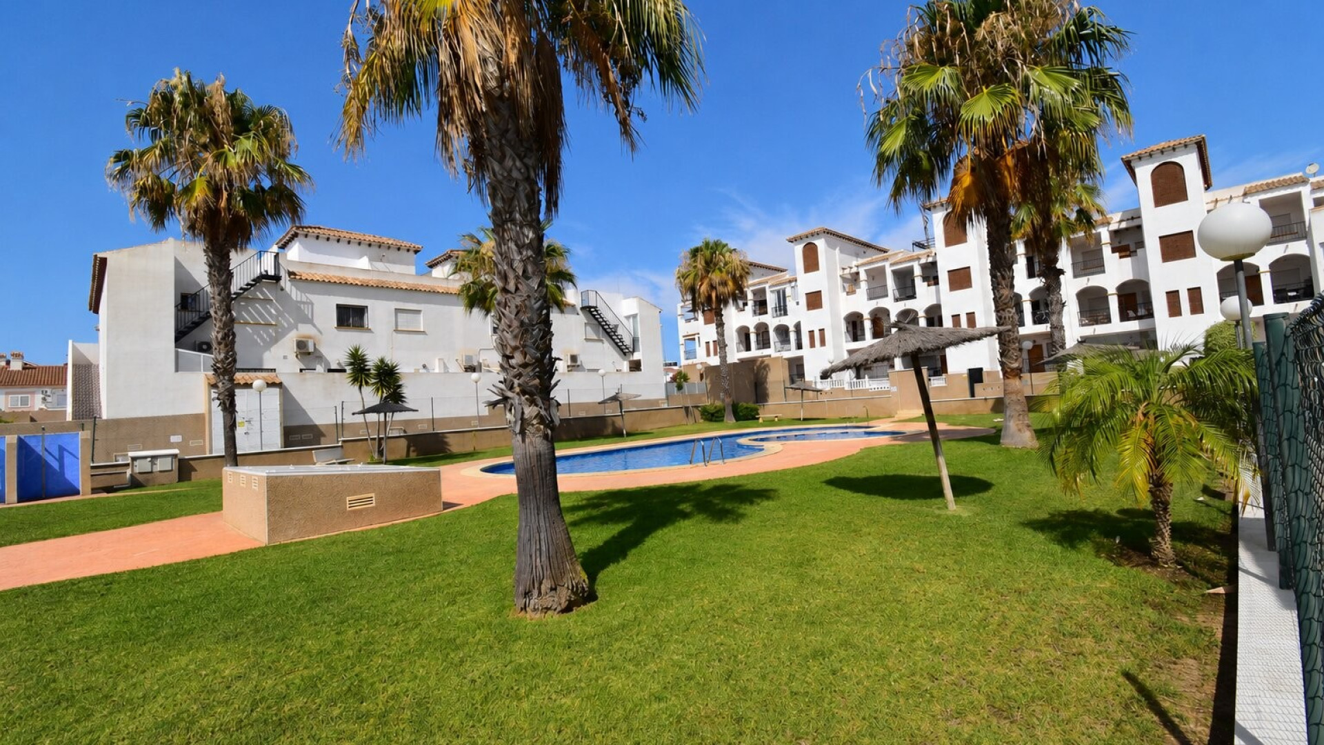 Resale - Apartment - Orihuela Costa - Playa Flamenca