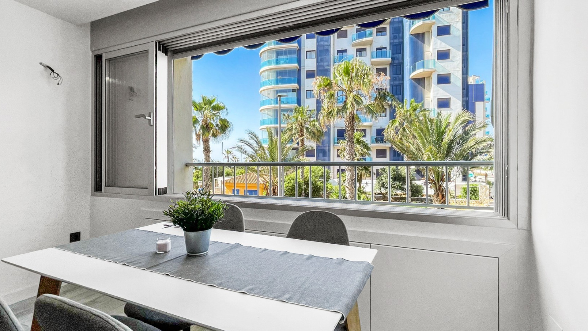 Resale - Apartment - Orihuela Costa - Punta Prima
