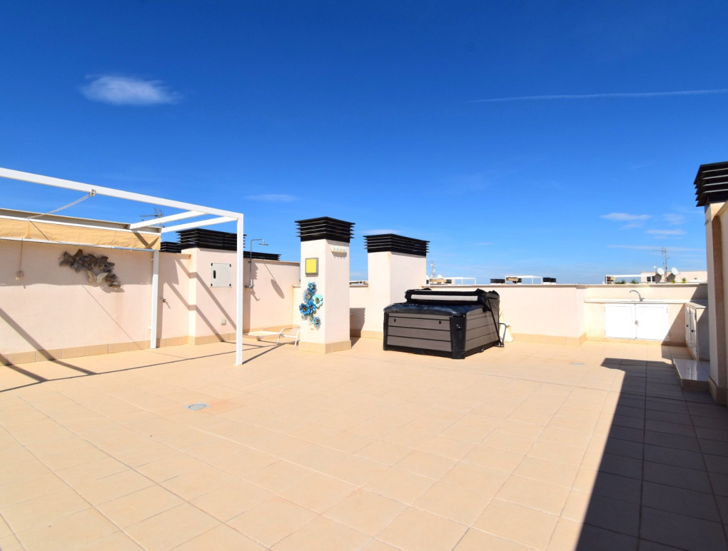 Resale - Apartment - Orihuela Costa - Villamartin