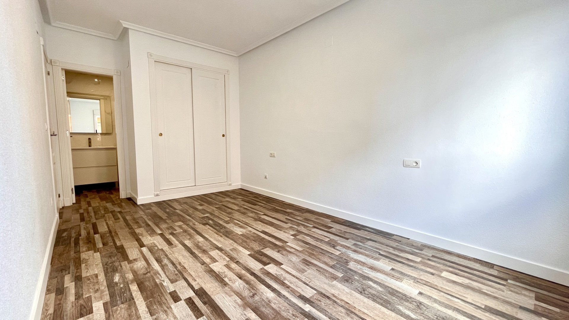 Resale - Apartment - San Miguel de Salinas