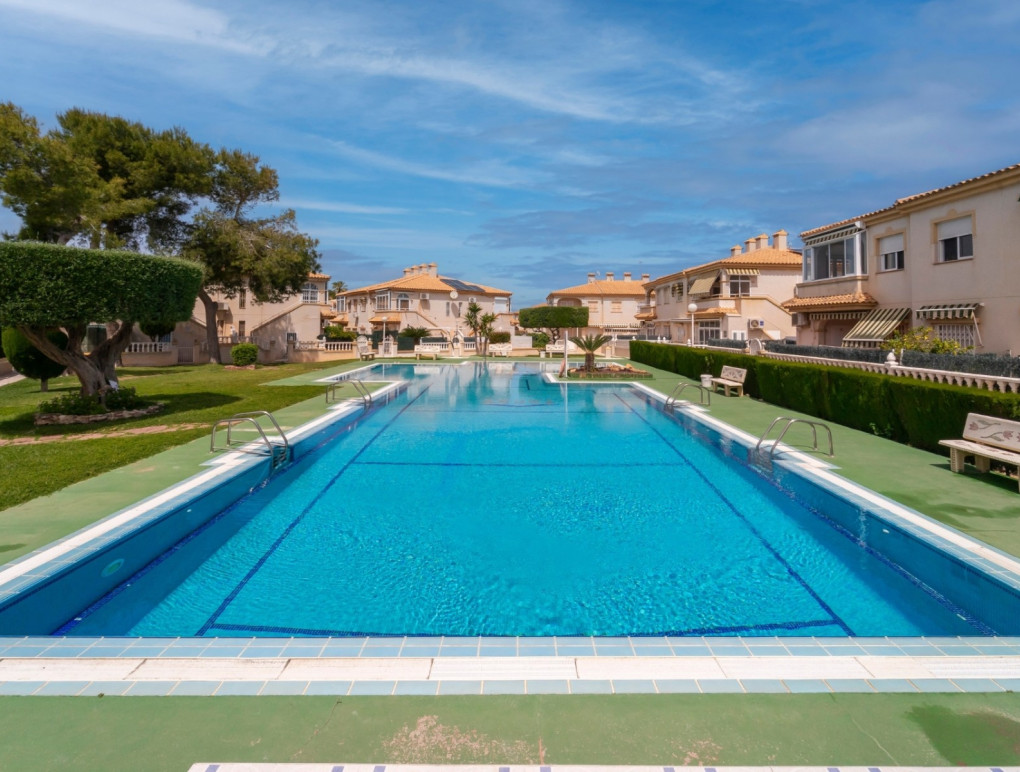Resale - Apartment - Torrevieja - Aguas Nuevas