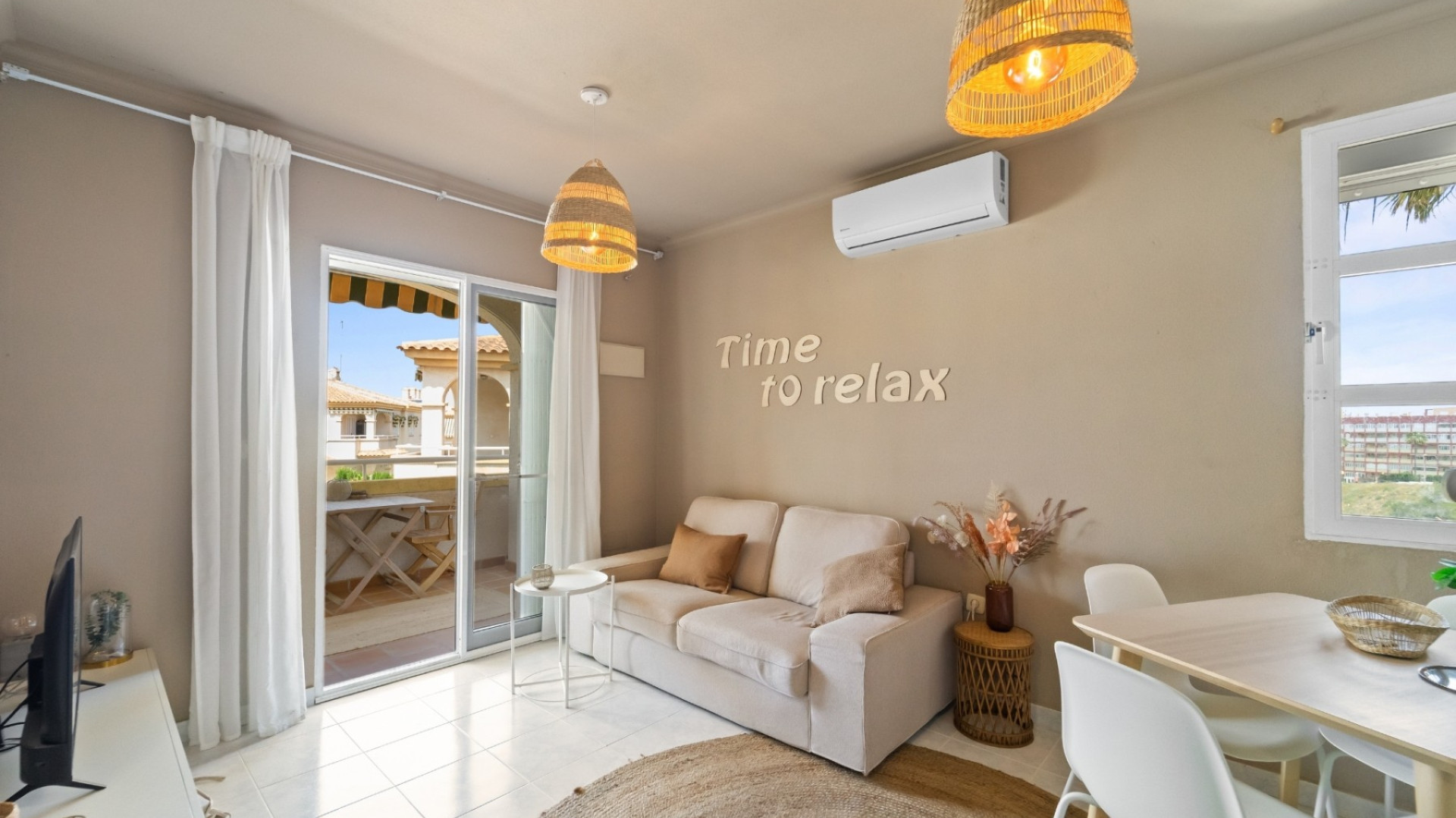 Resale - Apartment - Torrevieja - Aguas Nuevas