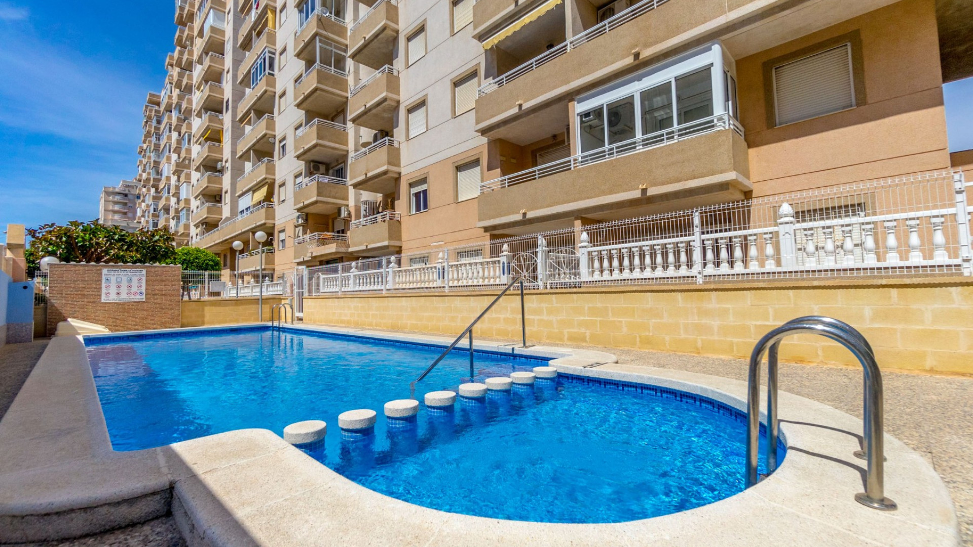 Resale - Apartment - Torrevieja - Centro