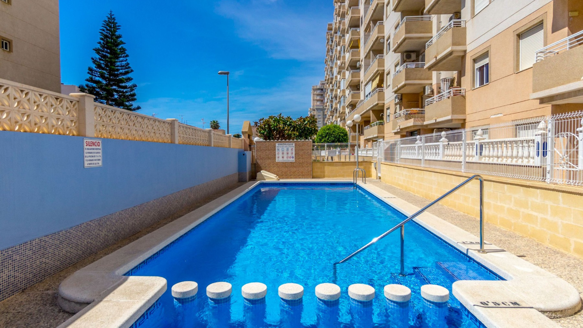 Resale - Apartment - Torrevieja - Centro