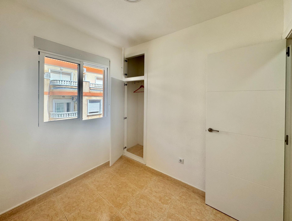 Resale - Apartment - Torrevieja - Centro