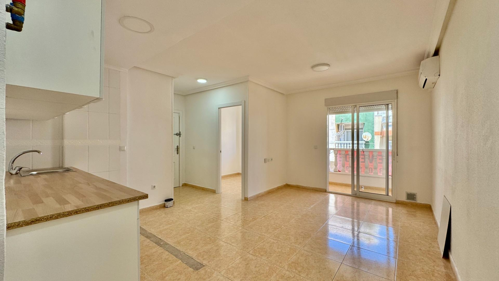 Resale - Apartment - Torrevieja - Centro