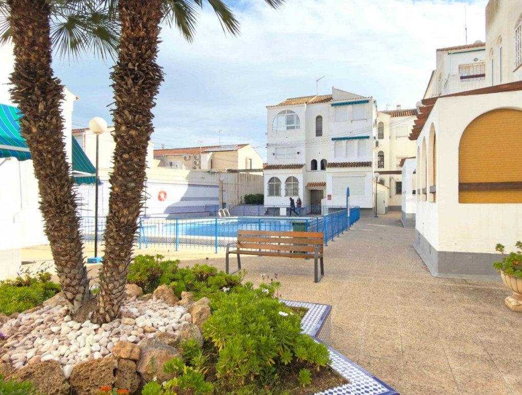 Resale - Apartment - Torrevieja - El Acequión - Los Náufragos