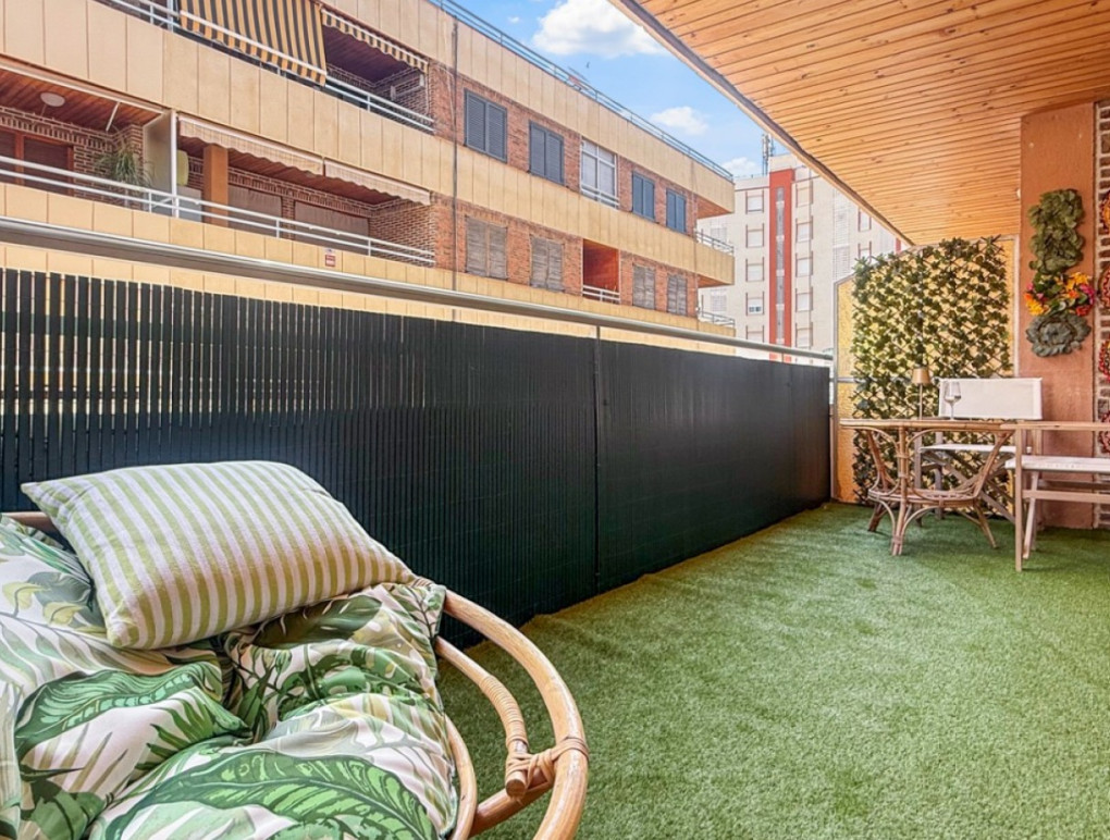 Resale - Apartment - Torrevieja - El Acequión - Los Náufragos