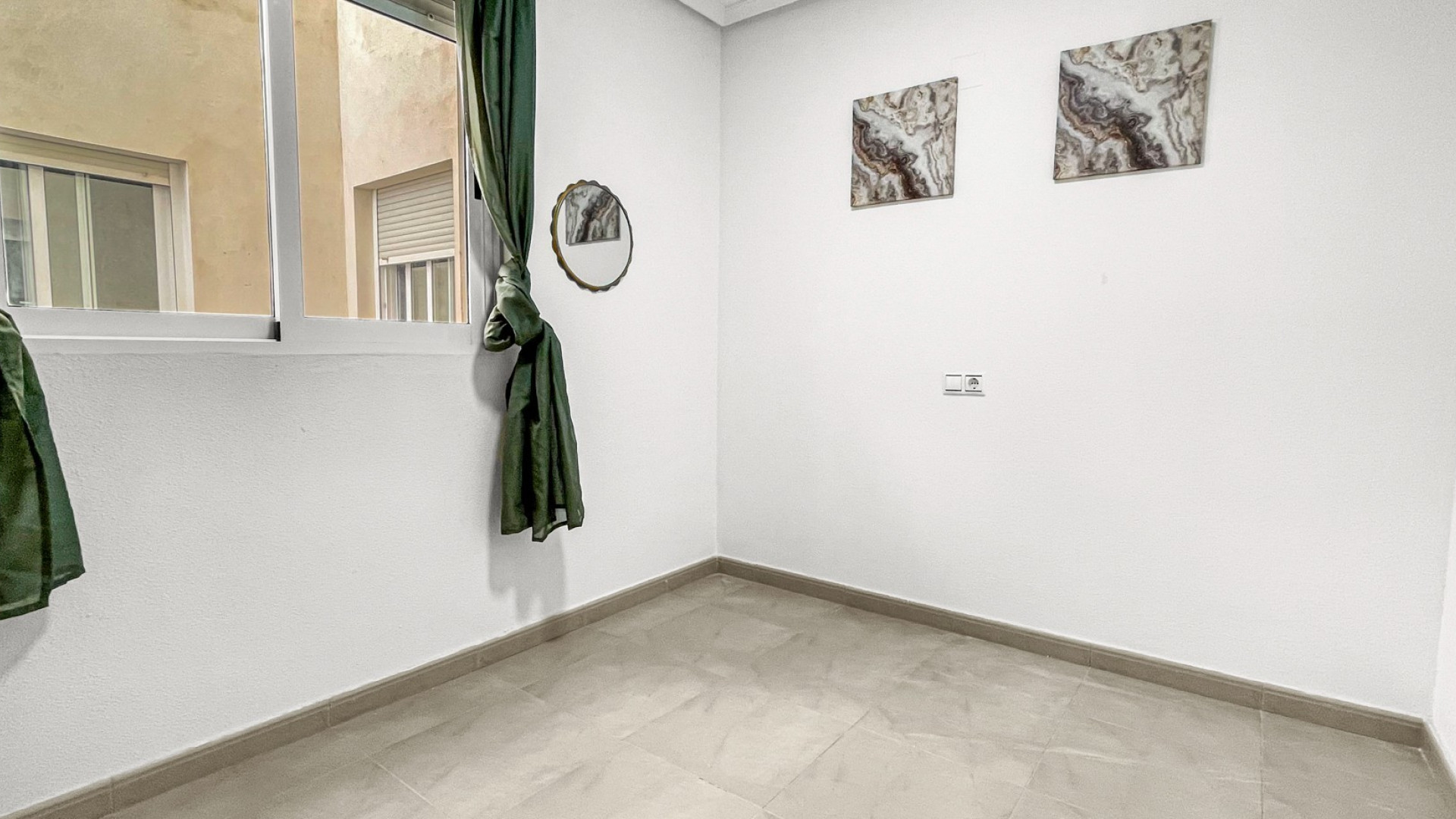 Resale - Apartment - Torrevieja - El Acequión - Los Náufragos