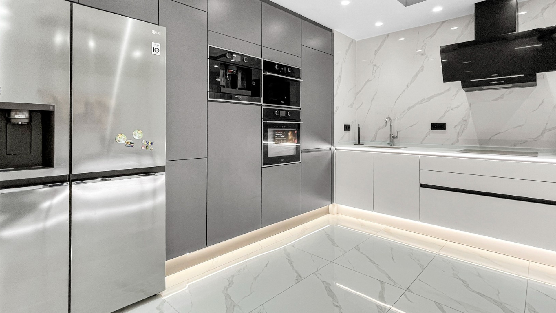 Resale - Apartment - Torrevieja - Parque las naciones