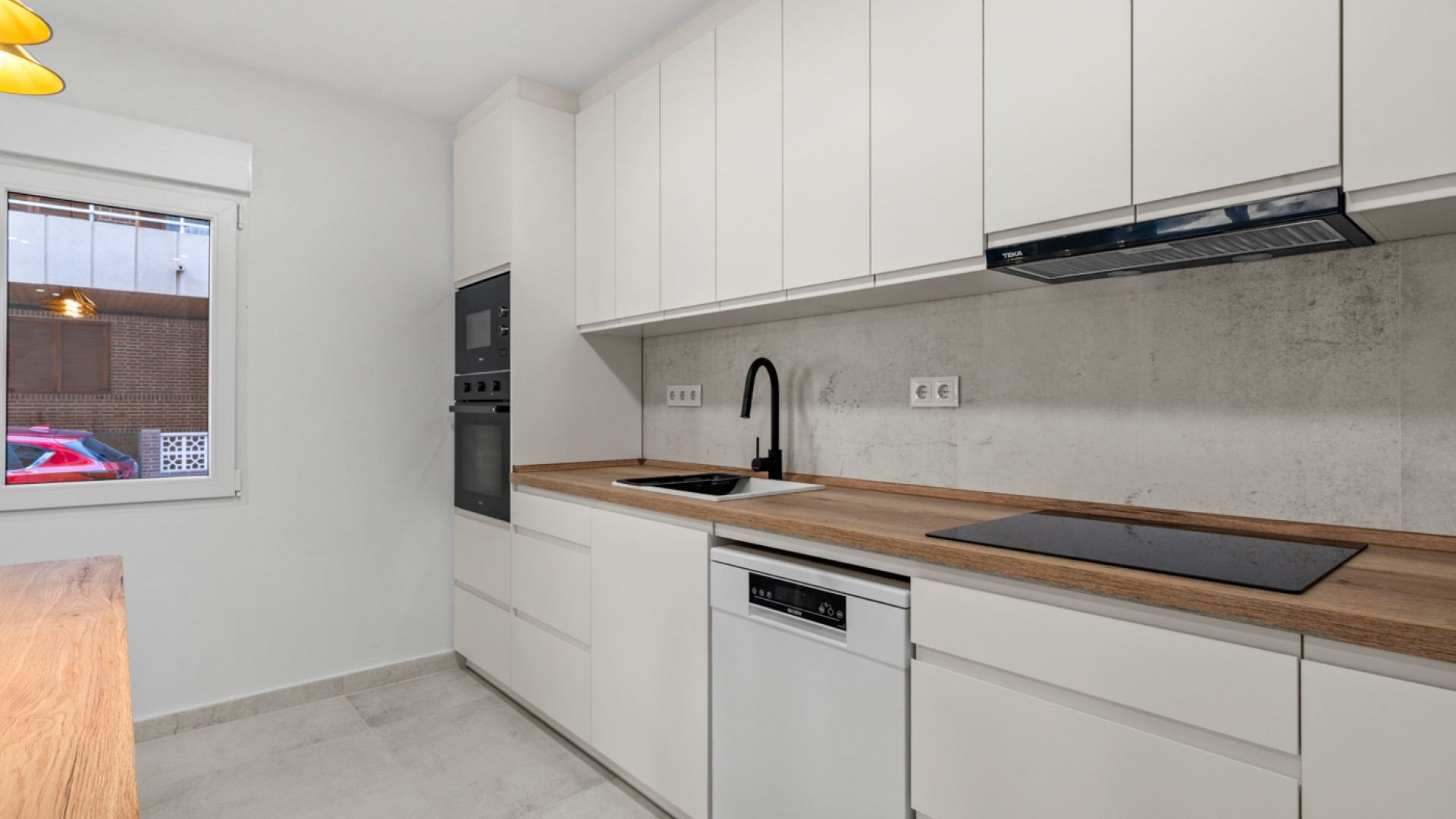 Resale - Apartment - Torrevieja - Playa del Acequión