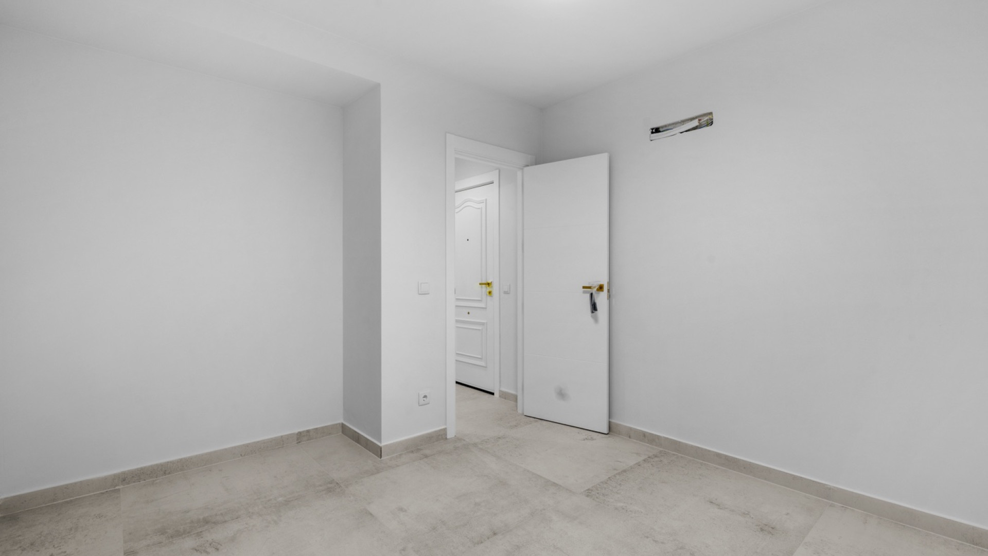 Resale - Apartment - Torrevieja - Playa del Acequión