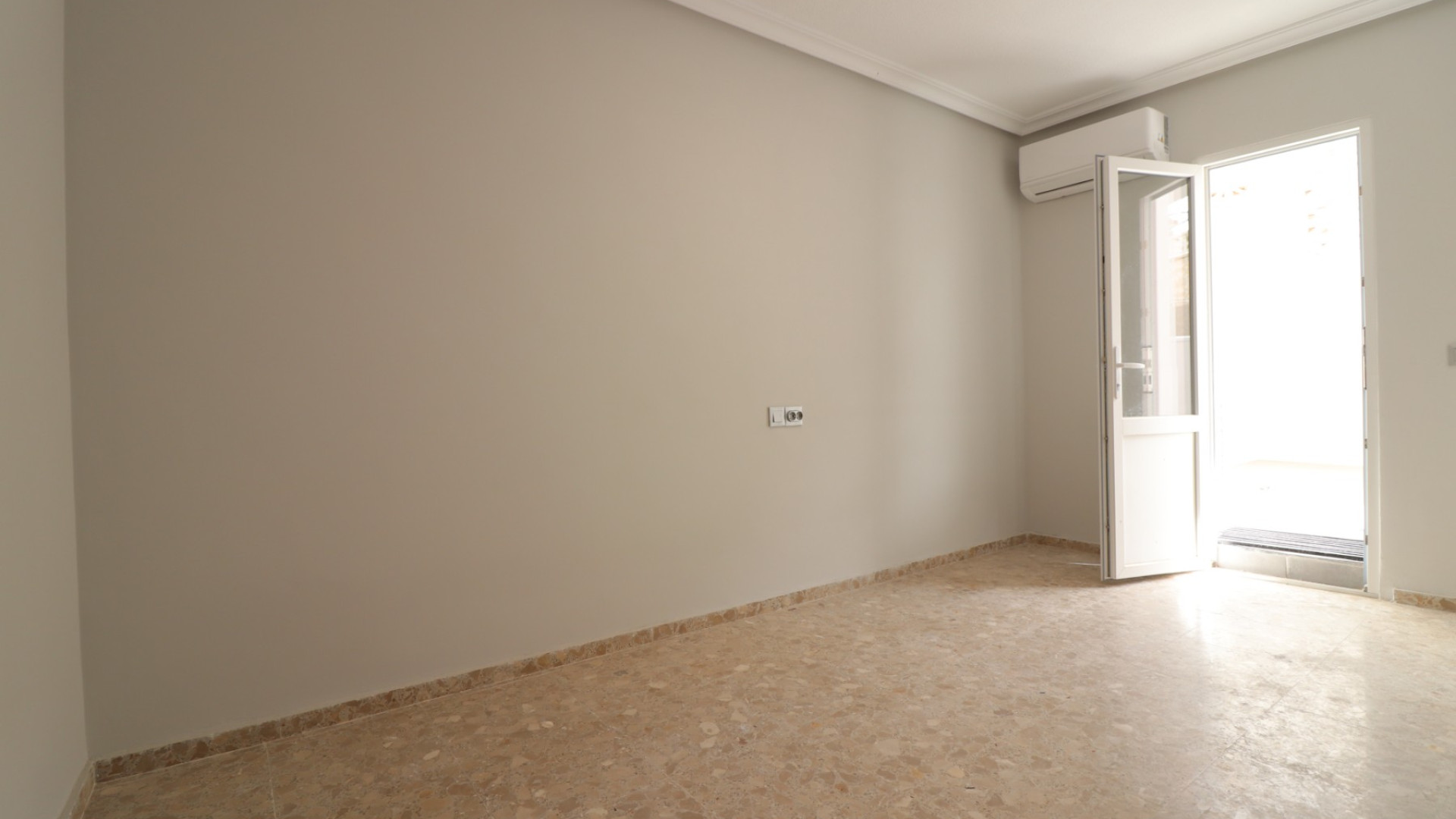 Resale - Apartment - Torrevieja - Torre La Mata