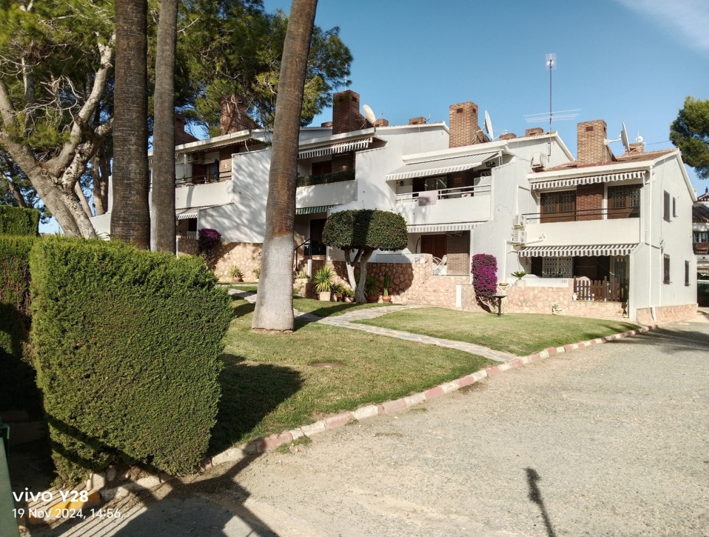 Resale - Apartment - Villamartin