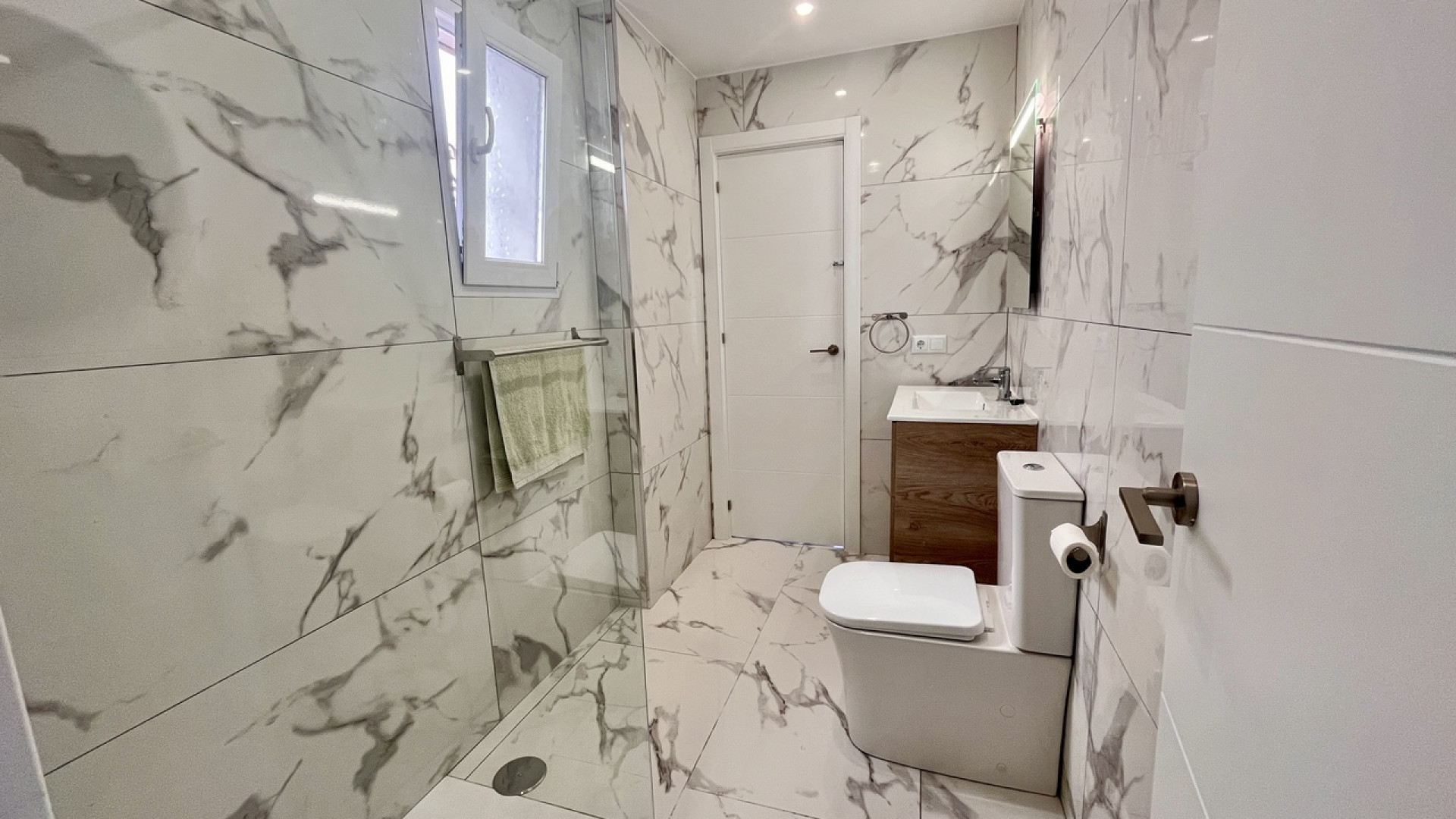 Resale - Apartment - Villamartin