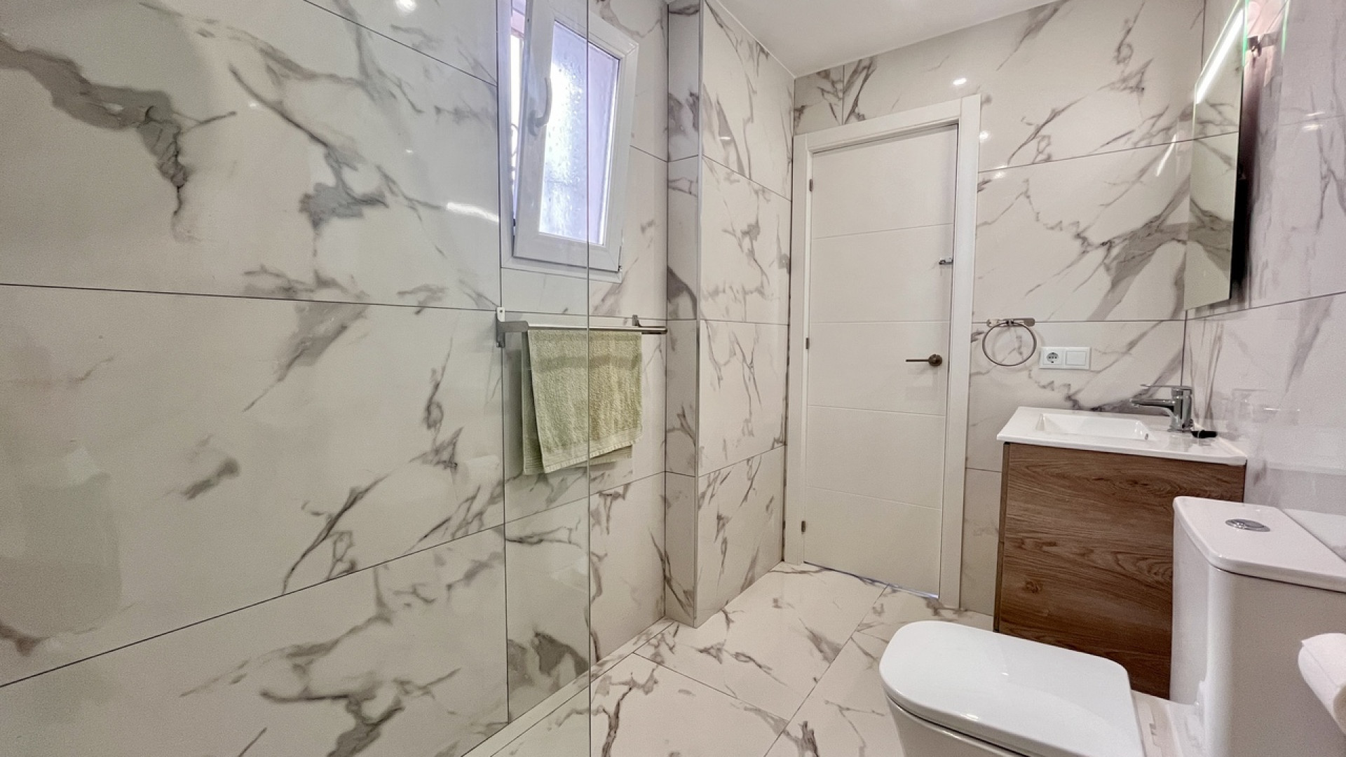 Resale - Apartment - Villamartin