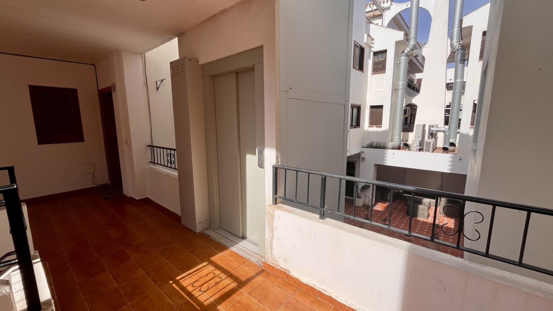 Resale - Apartment - Villamartin