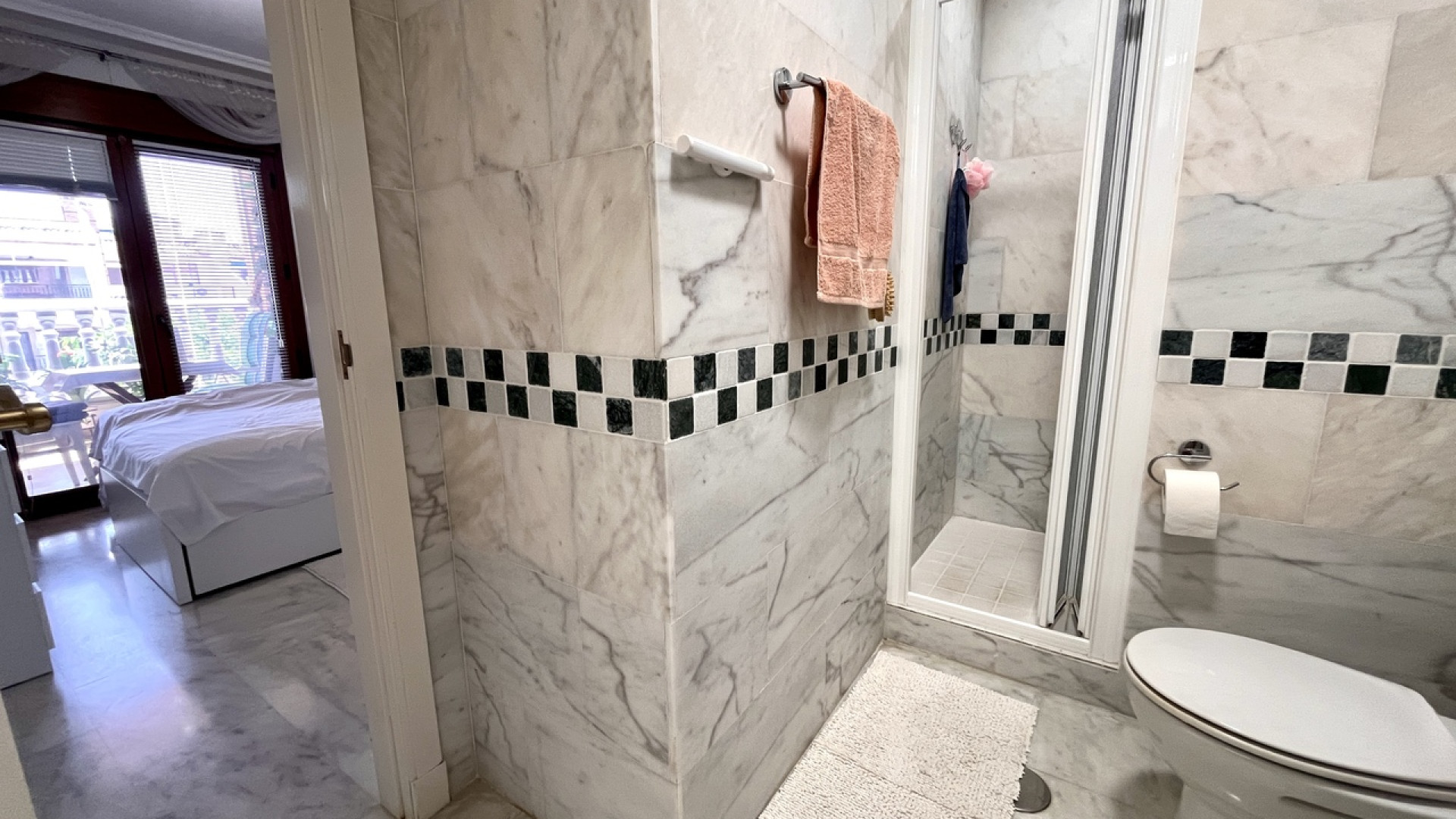 Resale - Apartment - Villamartin