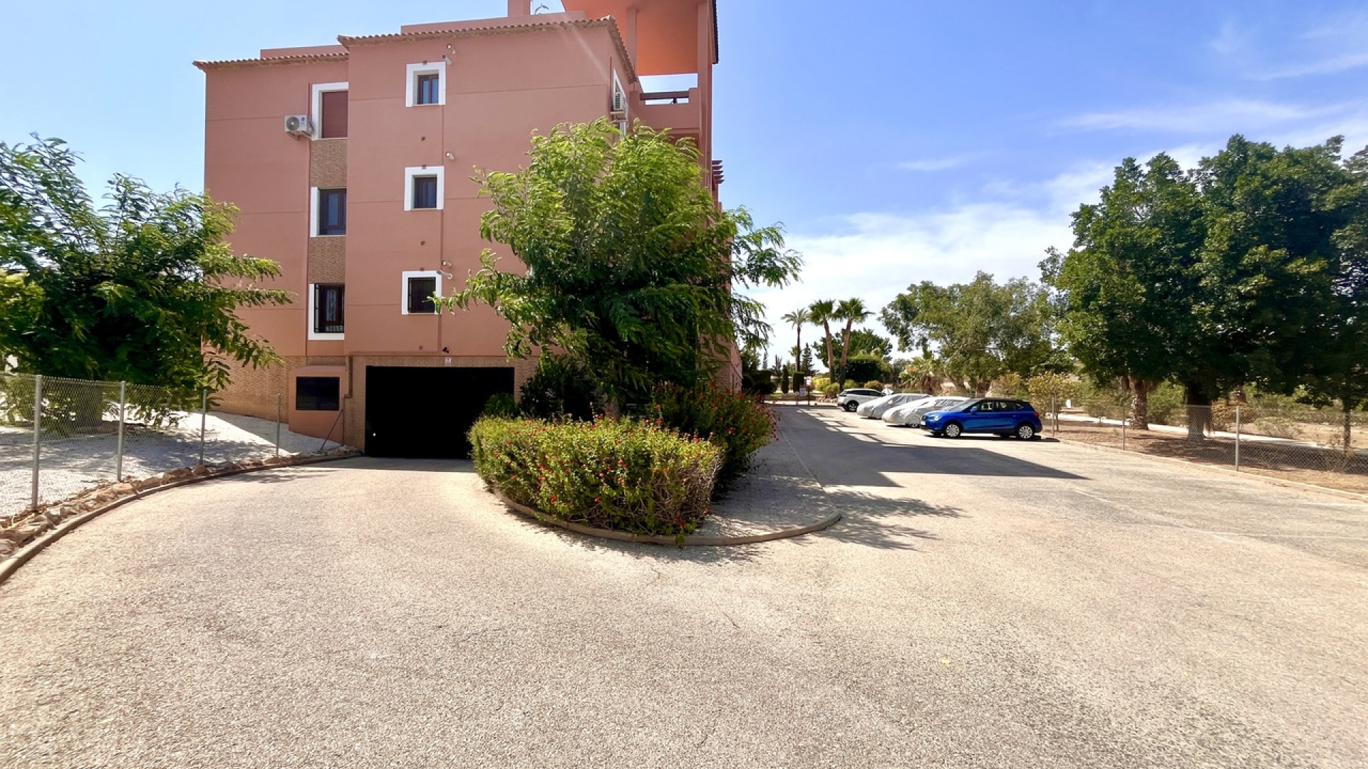 Resale - Apartment - Villamartin