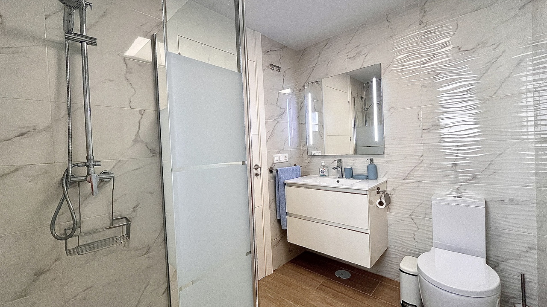 Resale - Apartment - Villamartin